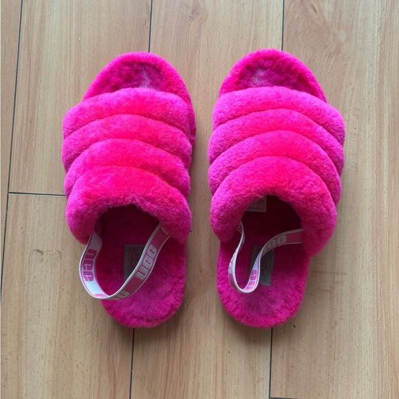 UGG Oh Fluff Yeah slides fit like a size 7-7.5 - Picture 2 of 8